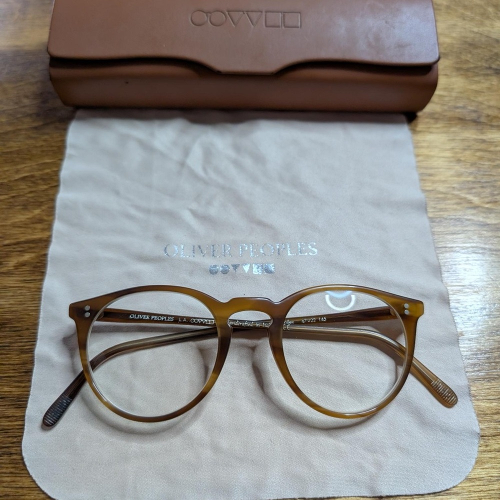 Oliver Peoples Round Acetate Glasses in Light Brown Tortoiseshell